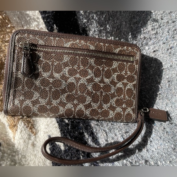 Preowned Coach Wallet Wristlet - Picture 3 of 6